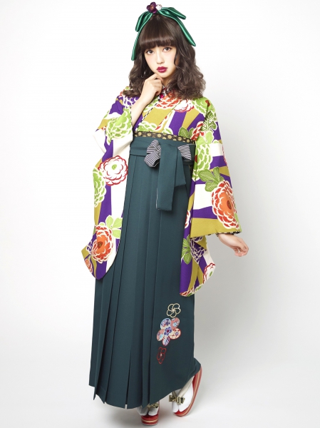Hakama ベージュ白紫白縞にオレンジ黄緑菊に黄緑葉 レンタル振袖 レンタル袴 きらら西田きもの工芸 奈良 京都